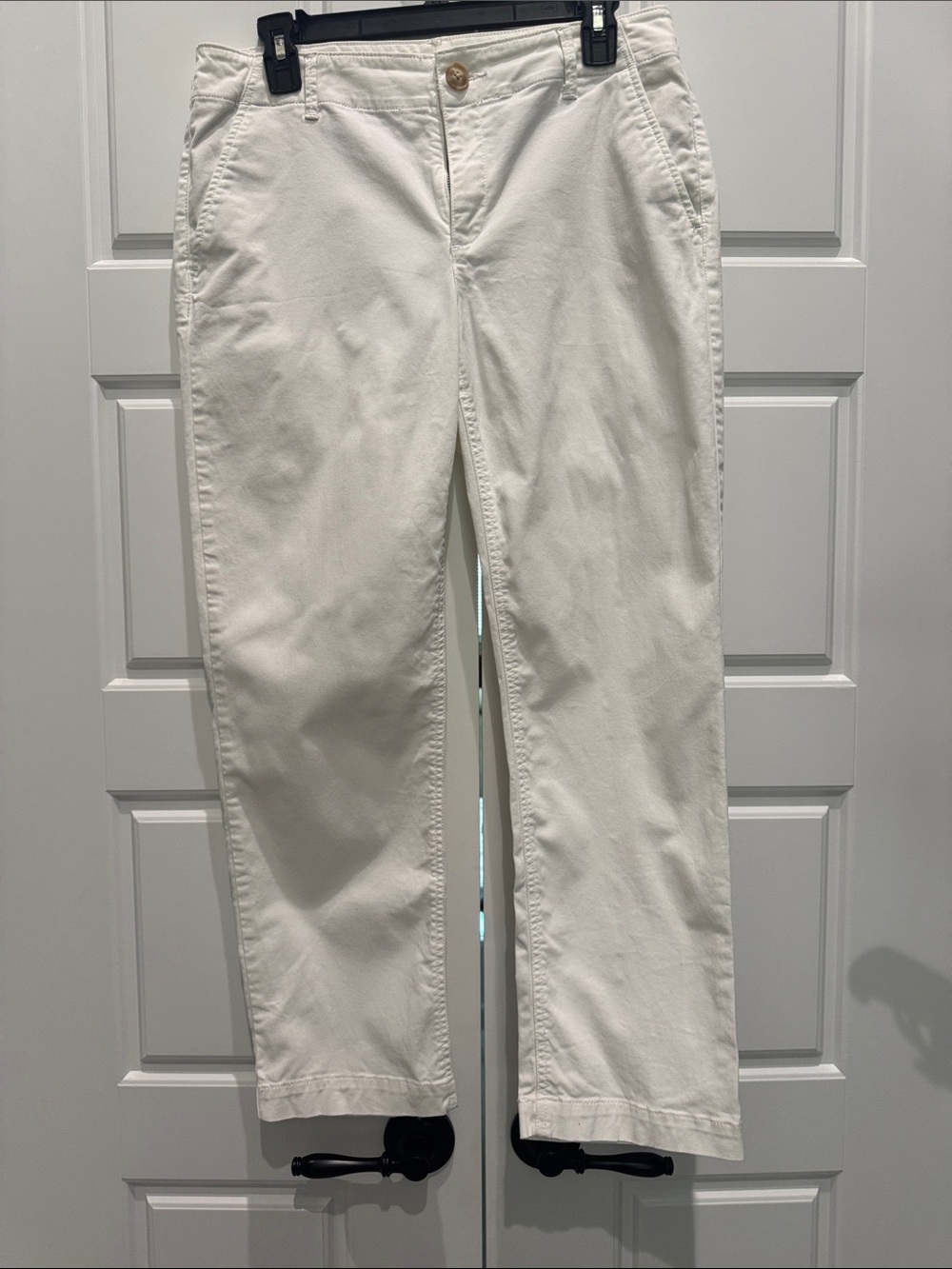 Loft Woman’s white pants , The Monroe slim siz6